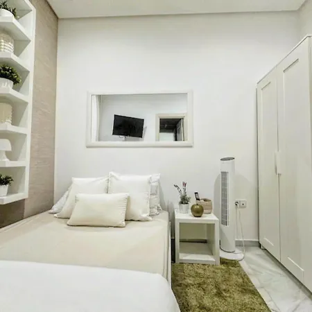 1 Cozy Bedroom In Center Jerez Apartment